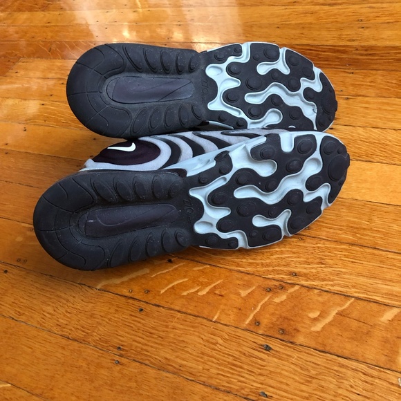 Nike Air Max 270 React - Picture 3 of 4